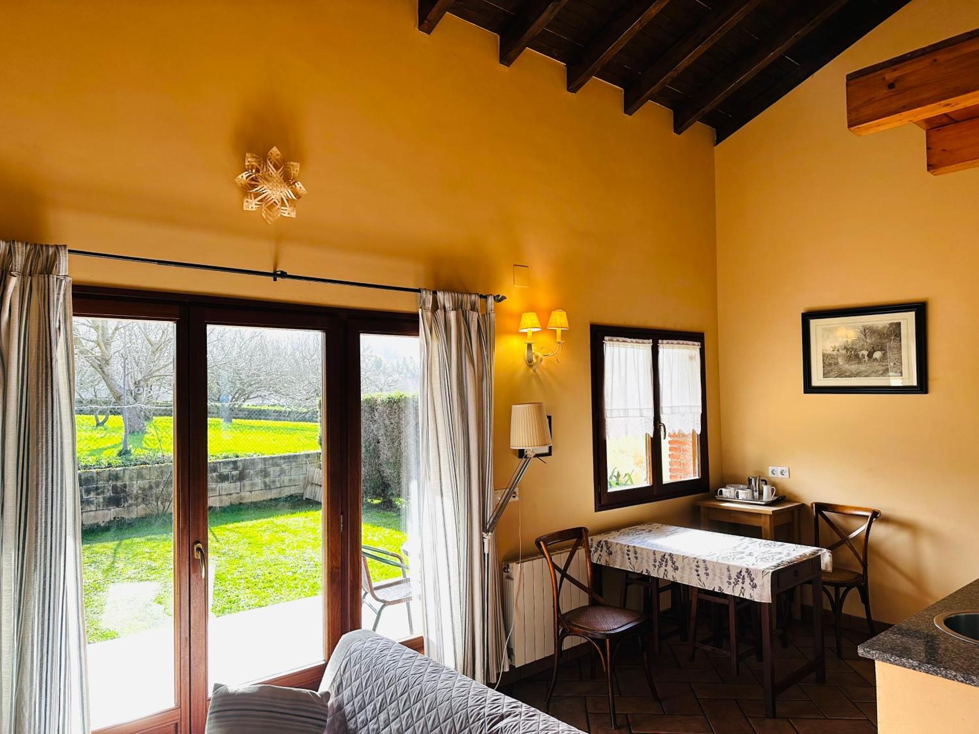Apartamentos Rurales La Carbayala Oviñana エクステリア 写真