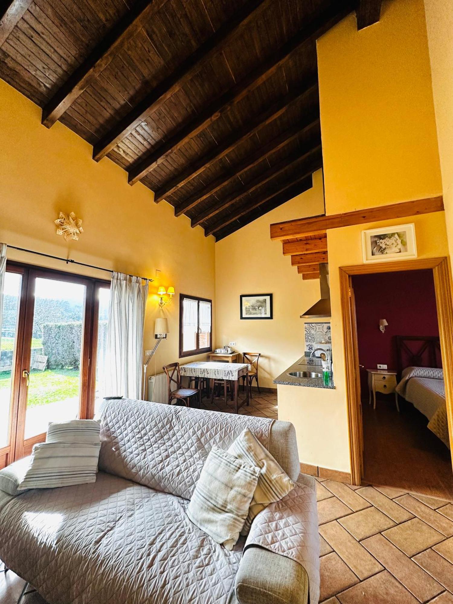 Apartamentos Rurales La Carbayala Oviñana エクステリア 写真